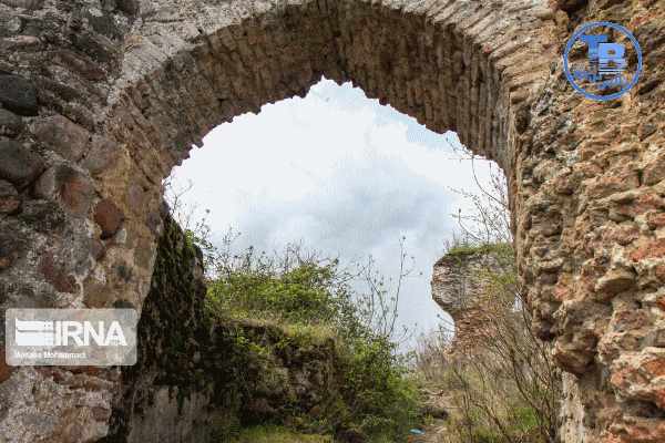 قلعه تاریخی و هزار ساله لیسار